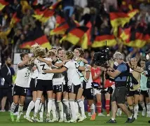 欧洲女足联赛：豪门球队争夺冠军荣誉(中国女足与美国队争夺冠亚军)