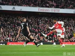 包含一记绝杀球，带领球队战胜强大对手的词条