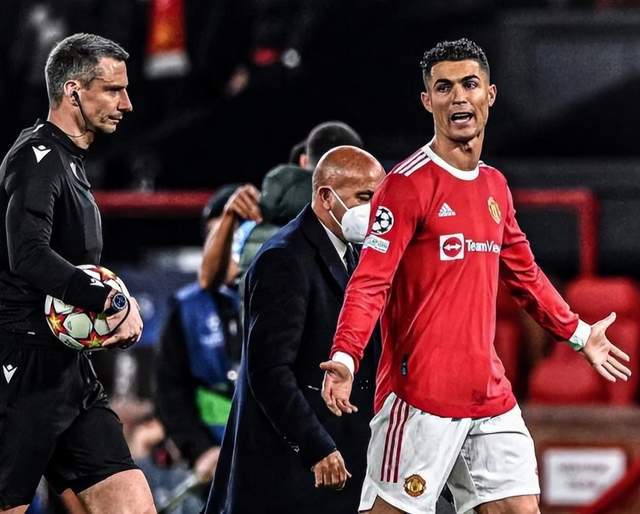 大赛再次延期，球迷失望集体抗议(球赛结果宣布)